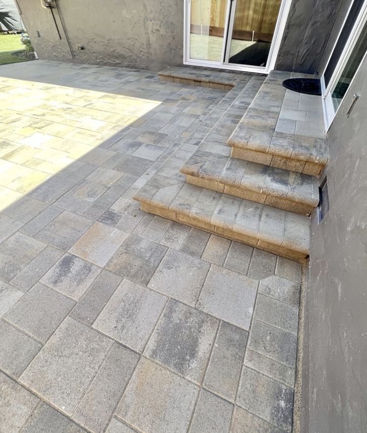 Paver patio with steps