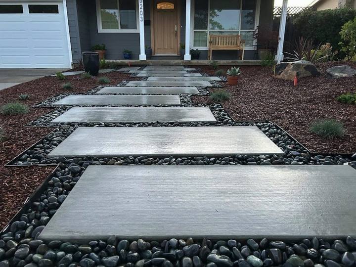 Step pads: Poured pads in pebble